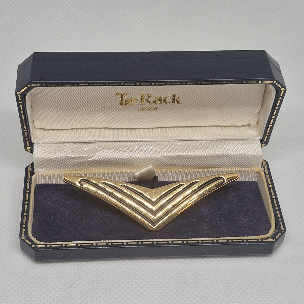TIE RACK LONDON Vintage Gold Tone Chevron Fancy Tie Bar